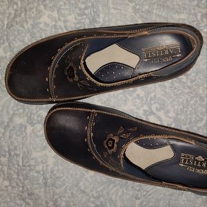 Spring Step | L'Artiste Slip-on Navy Blue Brown Floral Stitch Comfort Clog Shoe